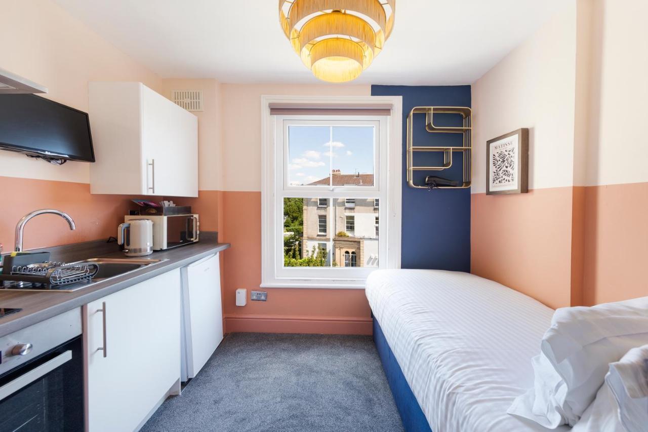 Your Apartment I Clifton House Bristol Room photo